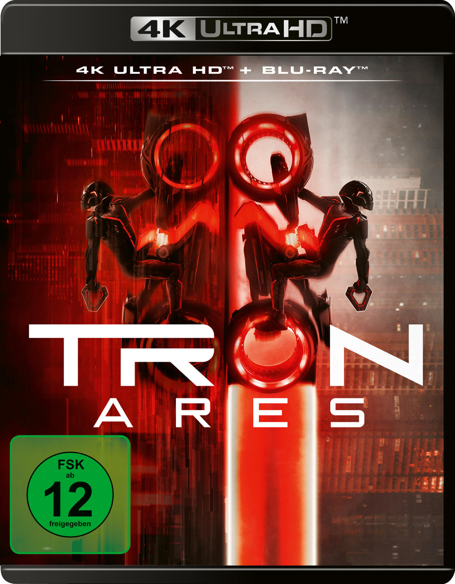 Cover-Art für 'Tron Ares'. Zeigt zwei Figuren in schwarzen Anzügen, die auf Light Cycles fahren, mit rotem und weißem Text.