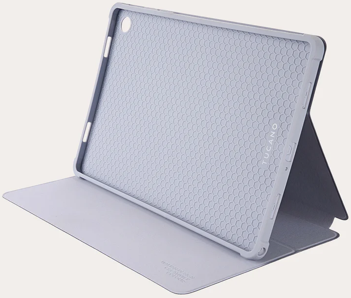 Tablet-Hülle mit hellgrauem Wabenmuster im Inneren. Die Hülle ist geöffnet und zeigt das Innere und das TUCANO-Logo.