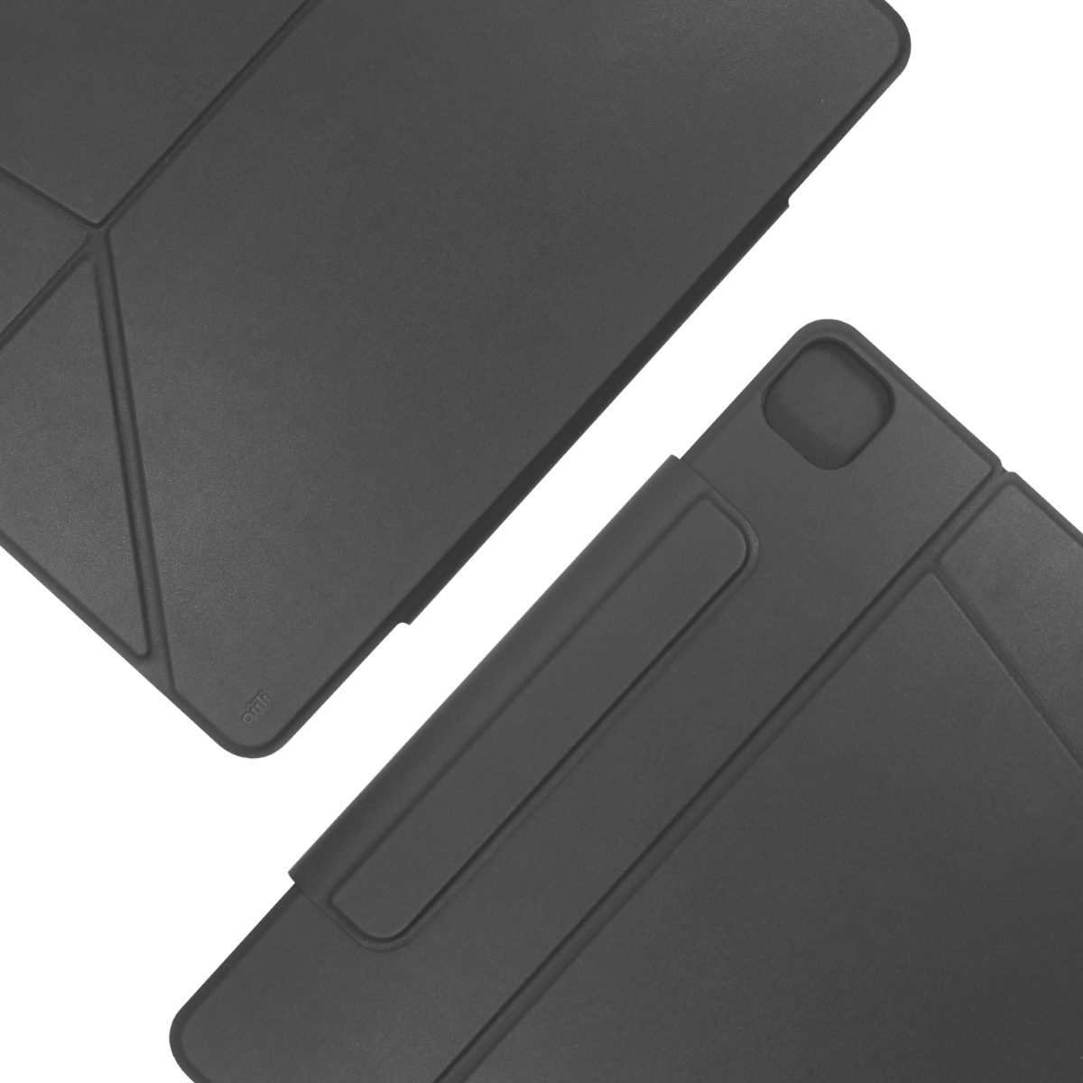 Siyah bir arka plan üzerinde farklı açılardan gösterilen iki koyu gri tablet kılıfı. Birinde kamera deliği var.
