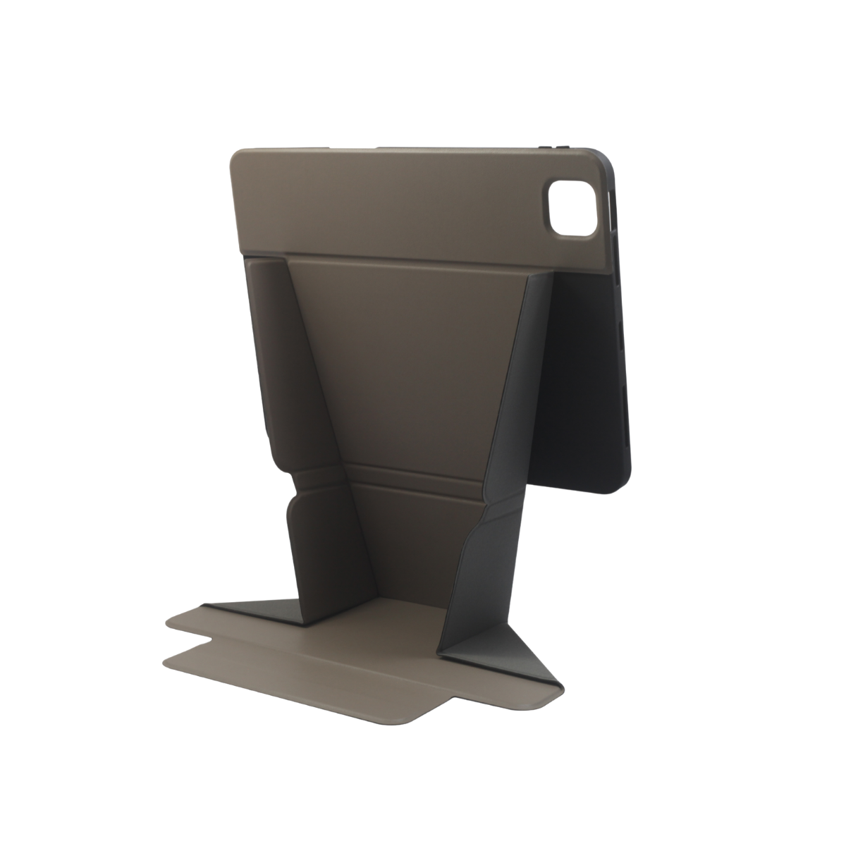 Kahverengi malzemeden yapılmış, stand konumunda bir tablet kılıfı. Arka plan siyah.