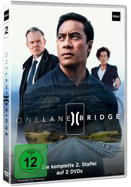 DVD-Cover für 'One Lane Bridge'. Zeigt drei Personen, eine Brücke und den Text 'Die komplette 2. Staffel auf 2 DVDs'.