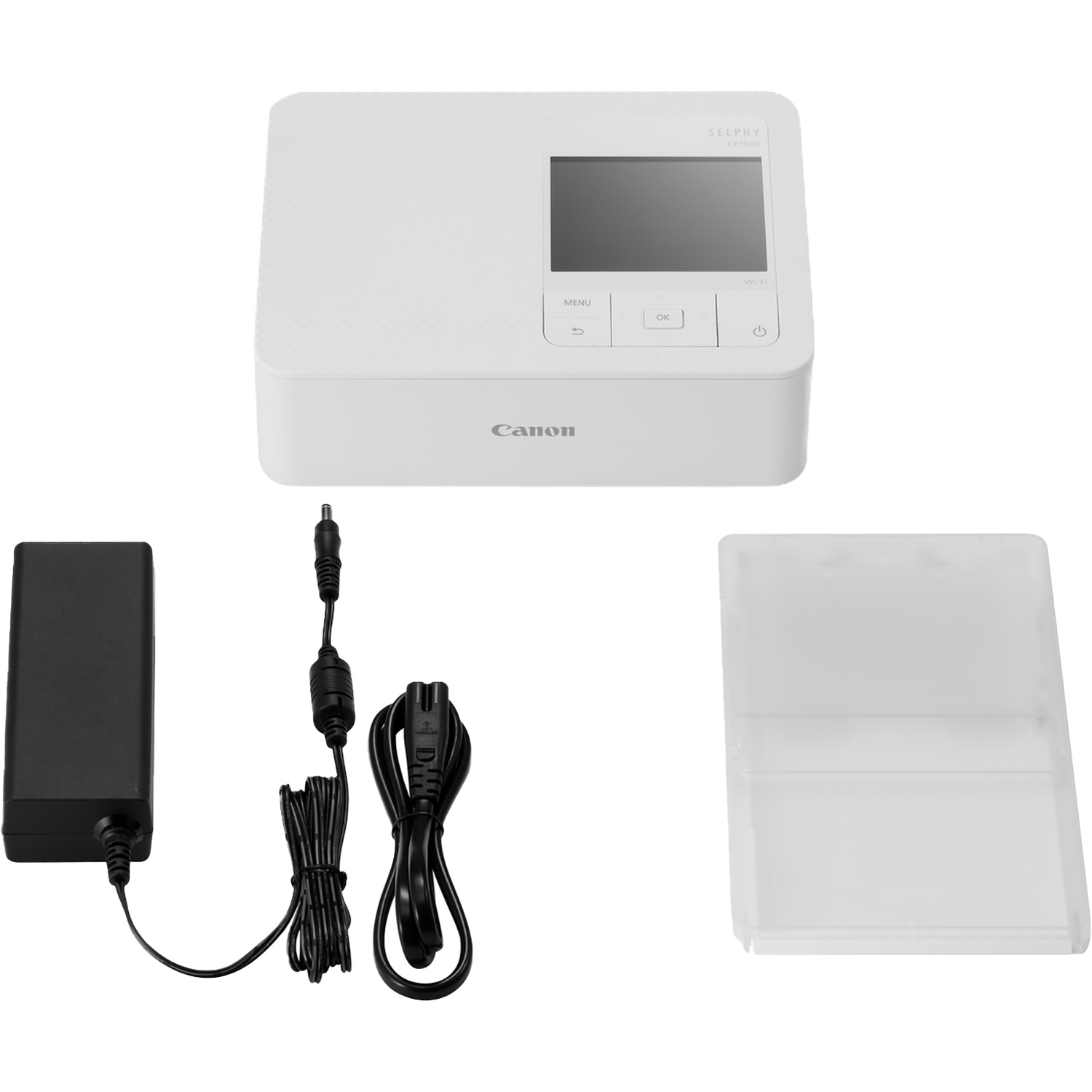 Een witte Canon Selphy CP1500 printer, voedingsadapter en transparante plastic hoes tegen een witte achtergrond.