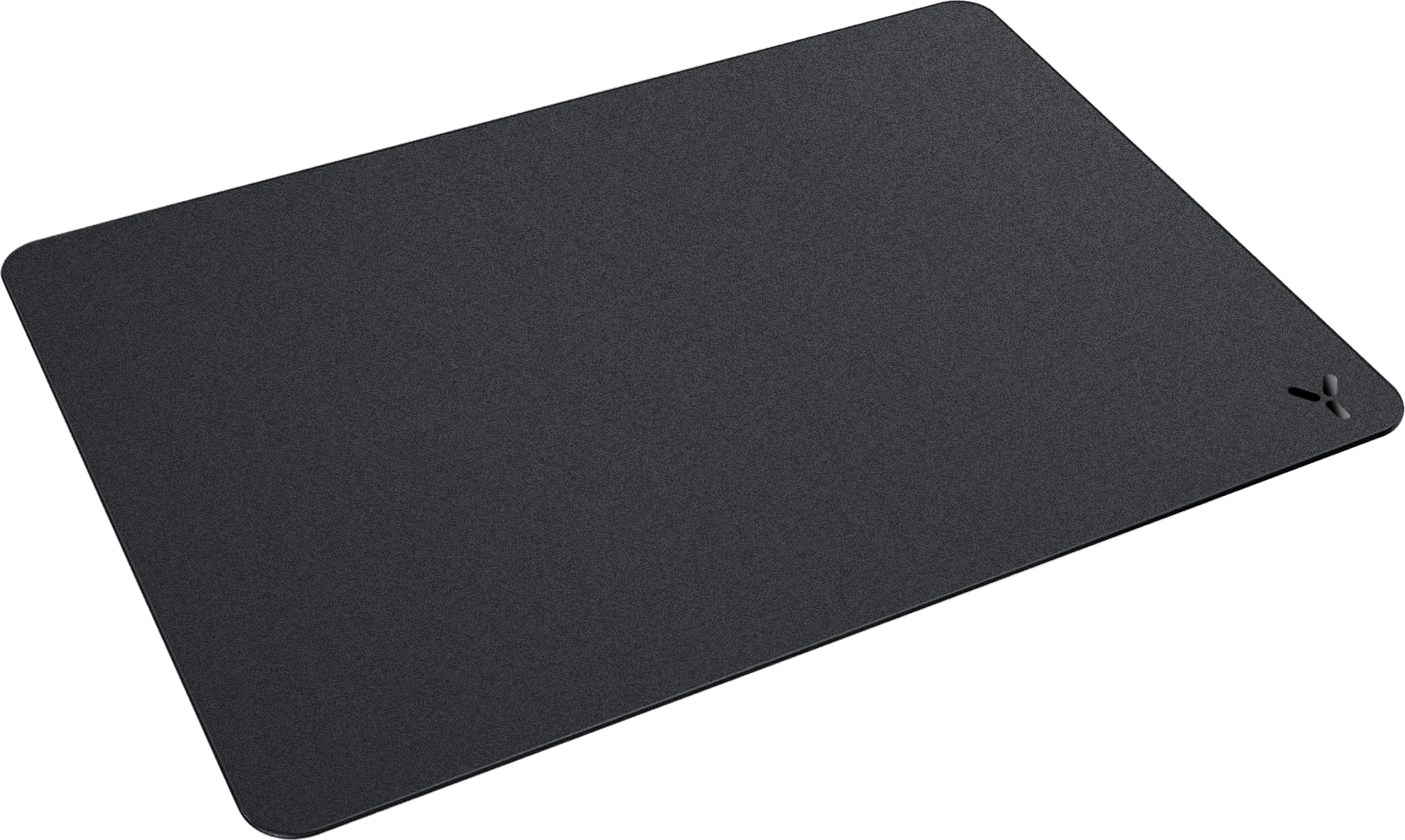 Un tapis de souris rectangulaire noir avec des coins arrondis. Un logo est dans le coin. Le fond est noir uni.