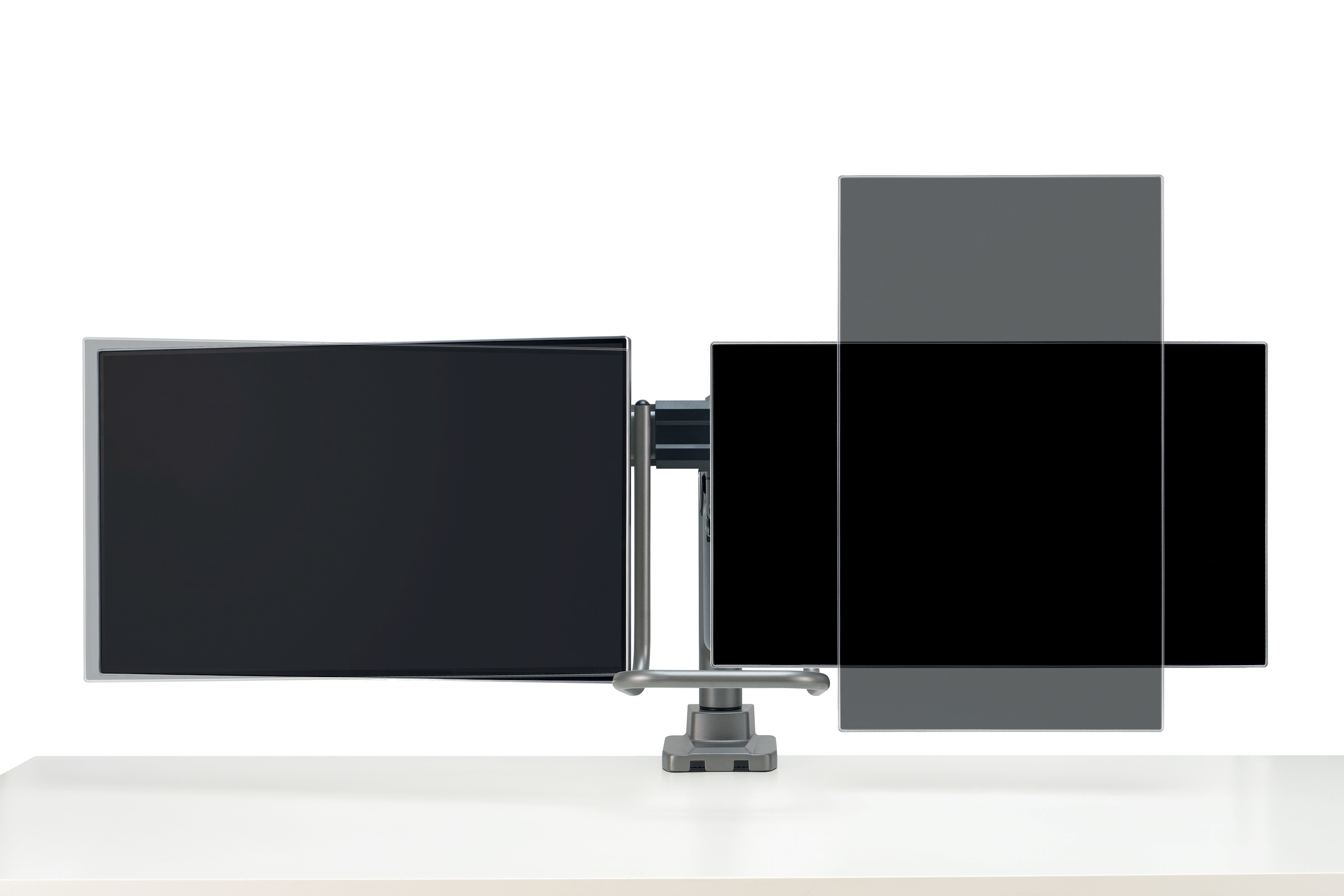 Zwei schwarze Computermonitore auf einem grauen Ständer, weißer Hintergrund. Ein Monitor ist teilweise überlagert.