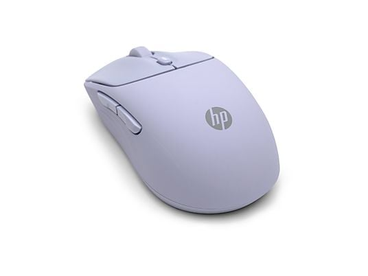 Egy világos lila HP vezeték nélküli egér fehér háttéren. Gombokkal és görgetőkerékkel rendelkezik. A HP logó látható.