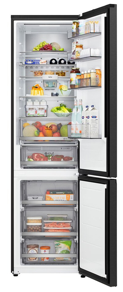 Otwarta lodówka wypełniona owocami, warzywami, napojami i pakowaną żywnością. Górna część ma winogrona. Dół ma mięso i mrożonki.