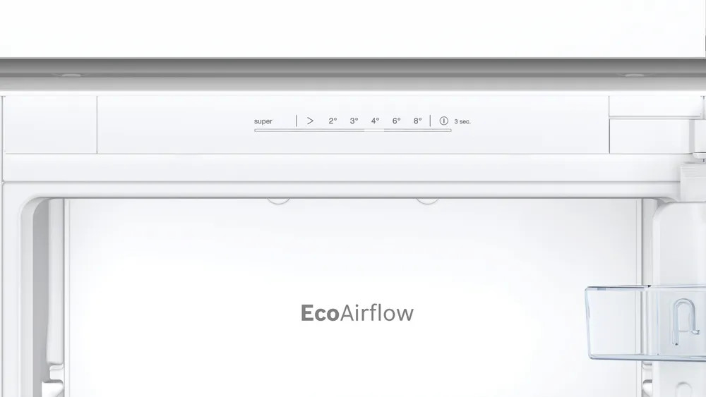 Wewnątrz białej lodówki panel sterowania wyświetla ustawienia temperatury, a tekst 'EcoAirflow' jest widoczny.