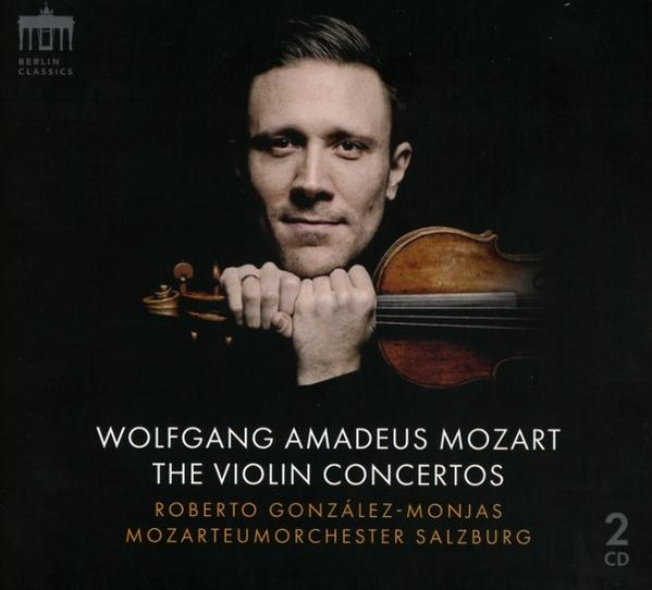 Ein Mann hält eine Geige auf einem CD-Cover. Text: Wolfgang Amadeus Mozart, The Violin Concertos, mit Roberto González-Monjas.
