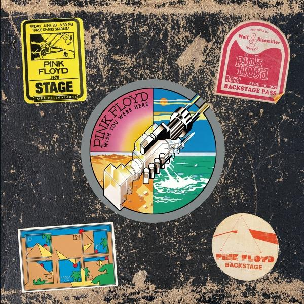 Albumcover mit Pink Floyd Aufklebern. Kernstück ist ein kreisförmiges Design mit einem Händedruck. Weitere Aufkleber enthalten Backstage-Pässe.