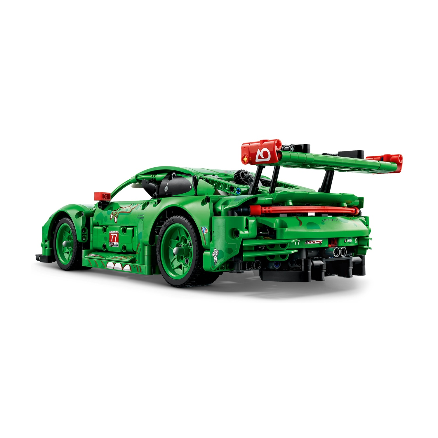 Un'auto da corsa Lego verde, con dettagli rossi. Presenta un grande spoiler, il numero 77 e vari adesivi. Lo sfondo è bianco.