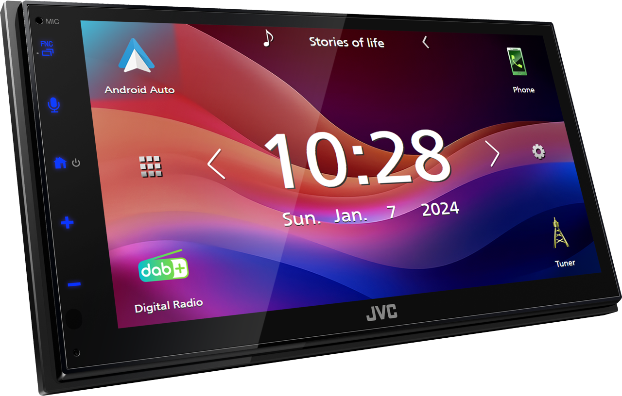Schermo dell'autoradio che mostra l'ora, la data e le icone delle app. Logo Android Auto, DAB radio e icone del sintonizzatore.