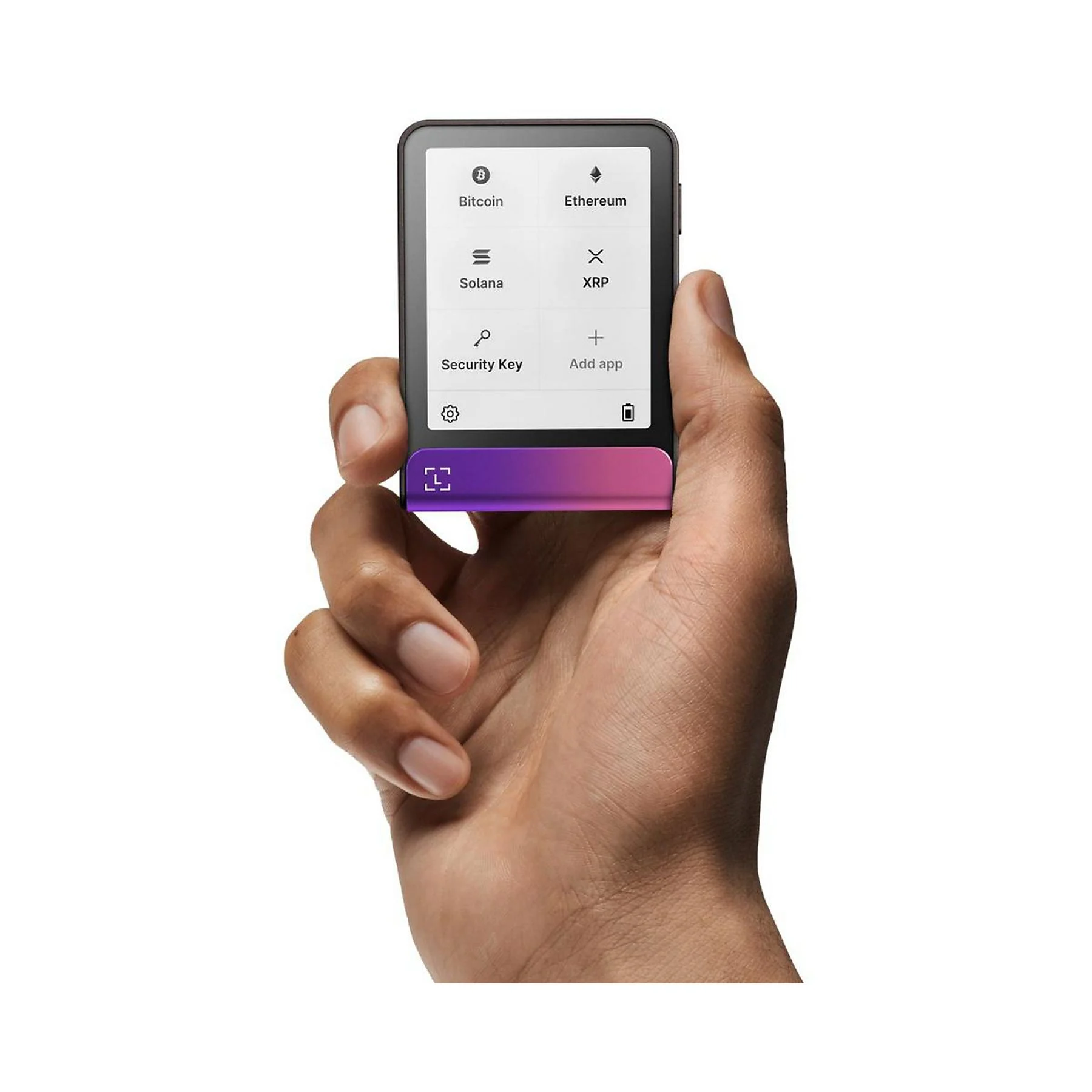 Una mano sostiene una billetera criptográfica mostrando Bitcoin, Ethereum, Solana, XRP, Security Key y opciones de App.