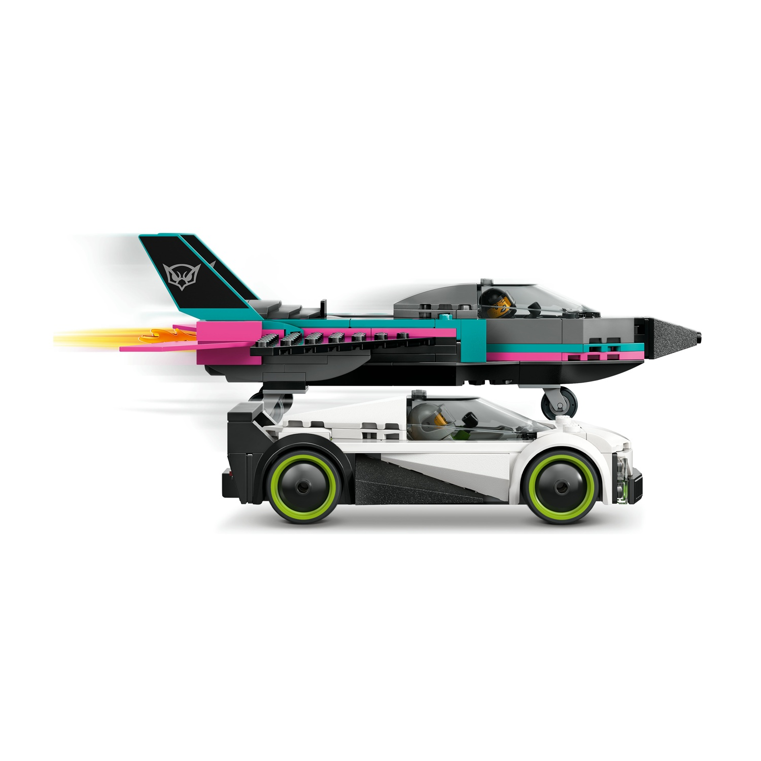 Un jet e un'auto Lego sono mostrati. Il jet è nero, rosa e verde acqua, con una fiamma. L'auto è bianca con ruote verdi.