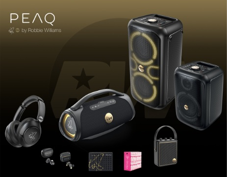 Obraz przedstawia produkty audio PEAQ Robbiego Williamsa: słuchawki, głośniki i słuchawki douszne. Produkty są czarne ze złotymi akcentami.