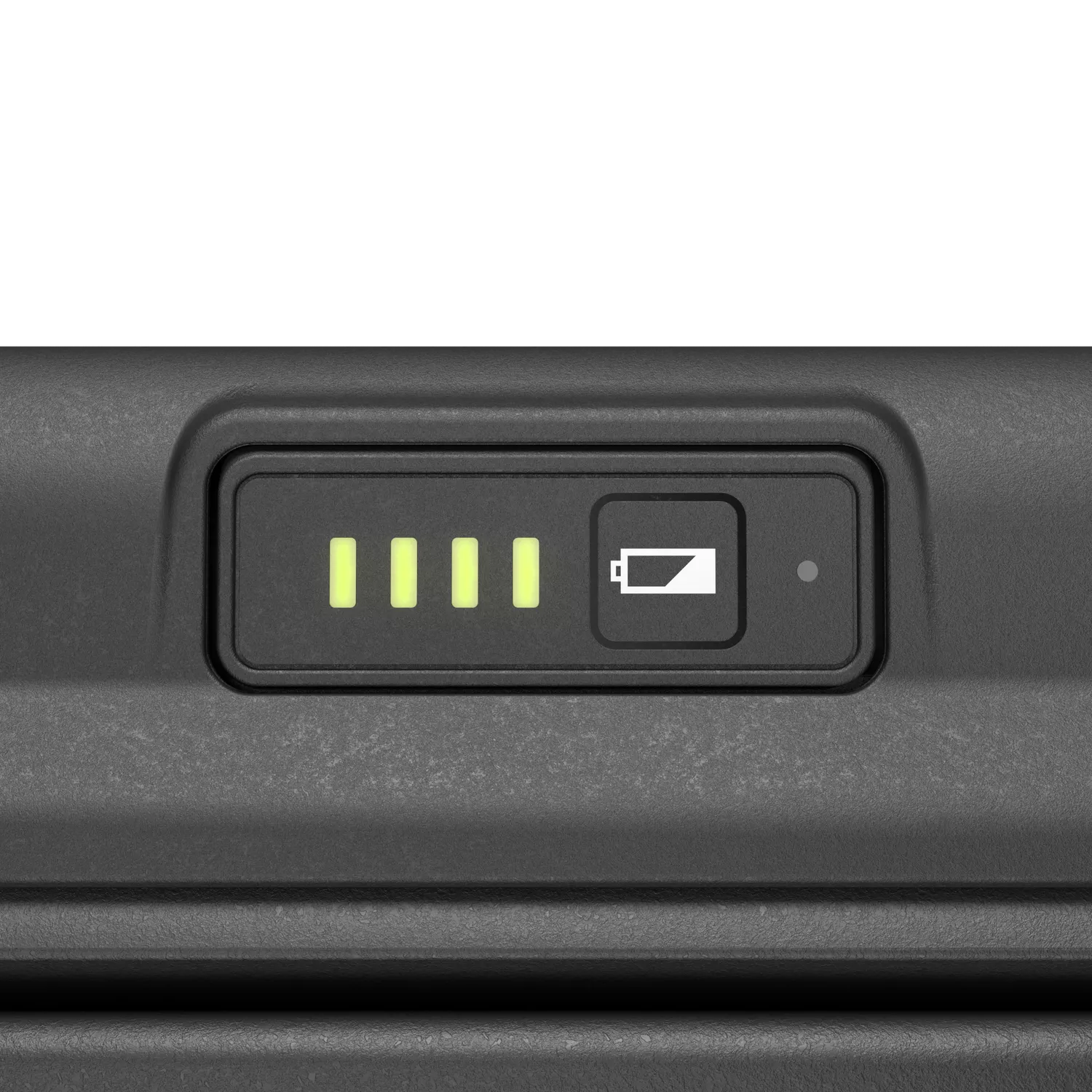 Primer plano de un dispositivo que muestra un indicador de batería. Cuatro barras verdes y un icono de batería indican el nivel. Fondo negro.