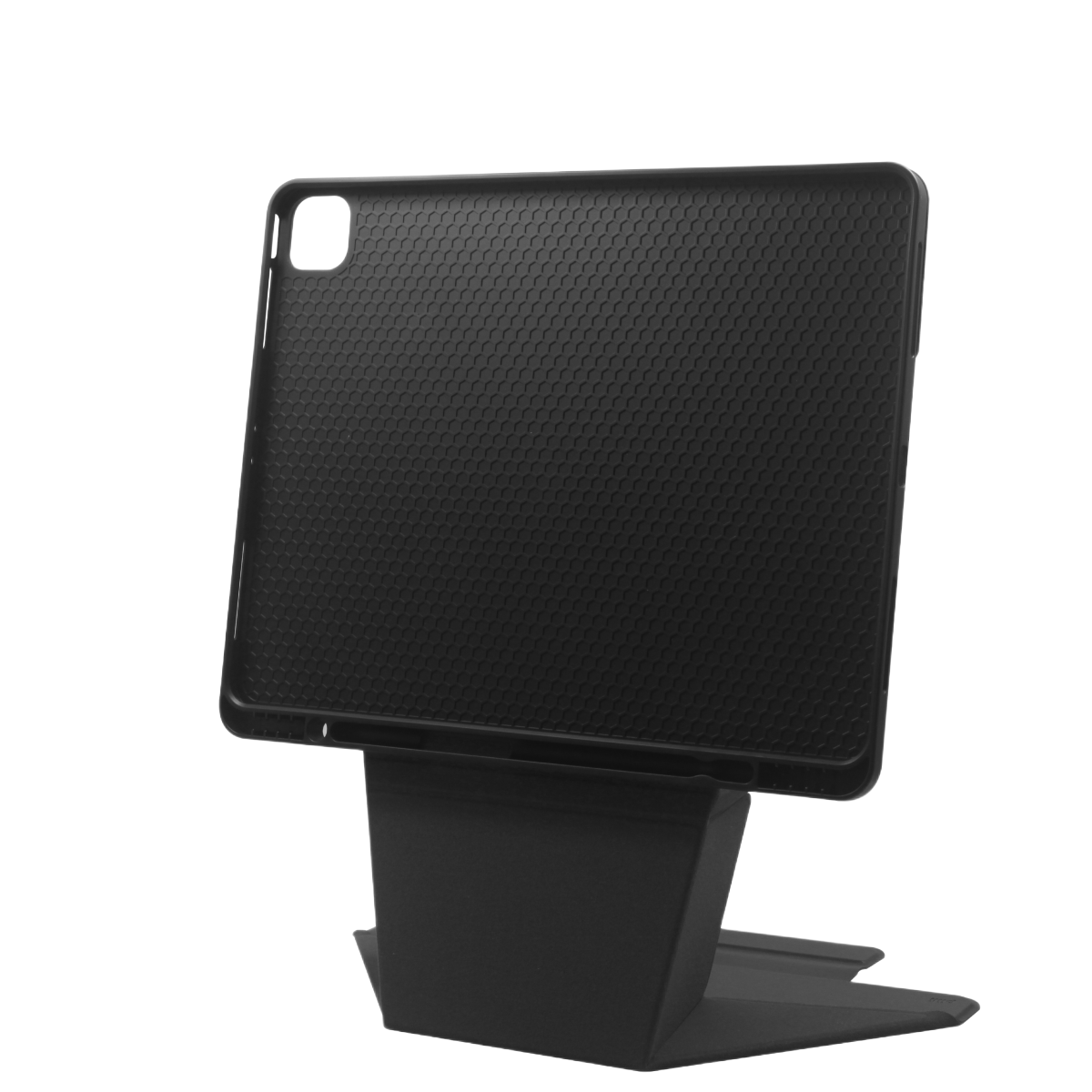 Bir stand üzerinde duran, kılıf içinde siyah bir tablet. Kılıf dokulu bir yüzeye sahip. Arka plan siyah.