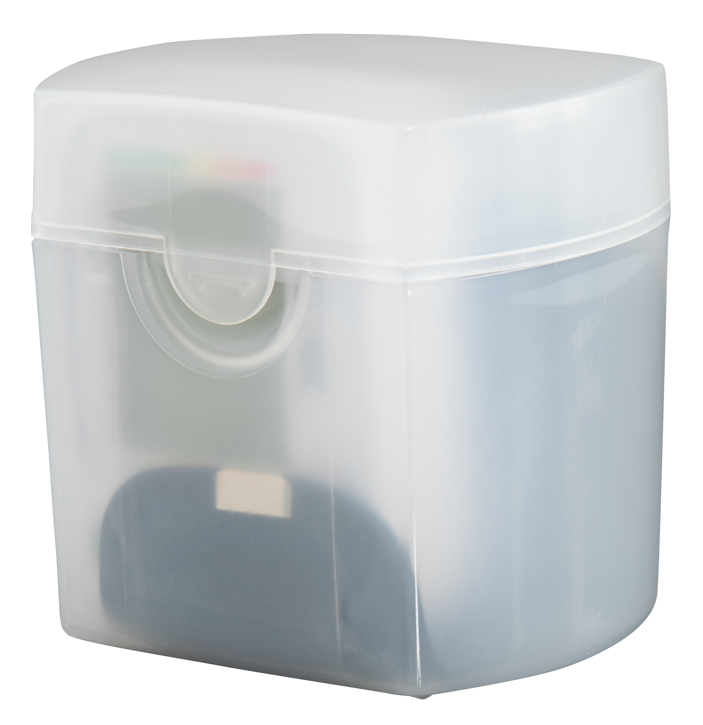 Przezroczysty, prostokątny plastikowy pojemnik z pokrywką. Stoi na odblaskowej szarej powierzchni.