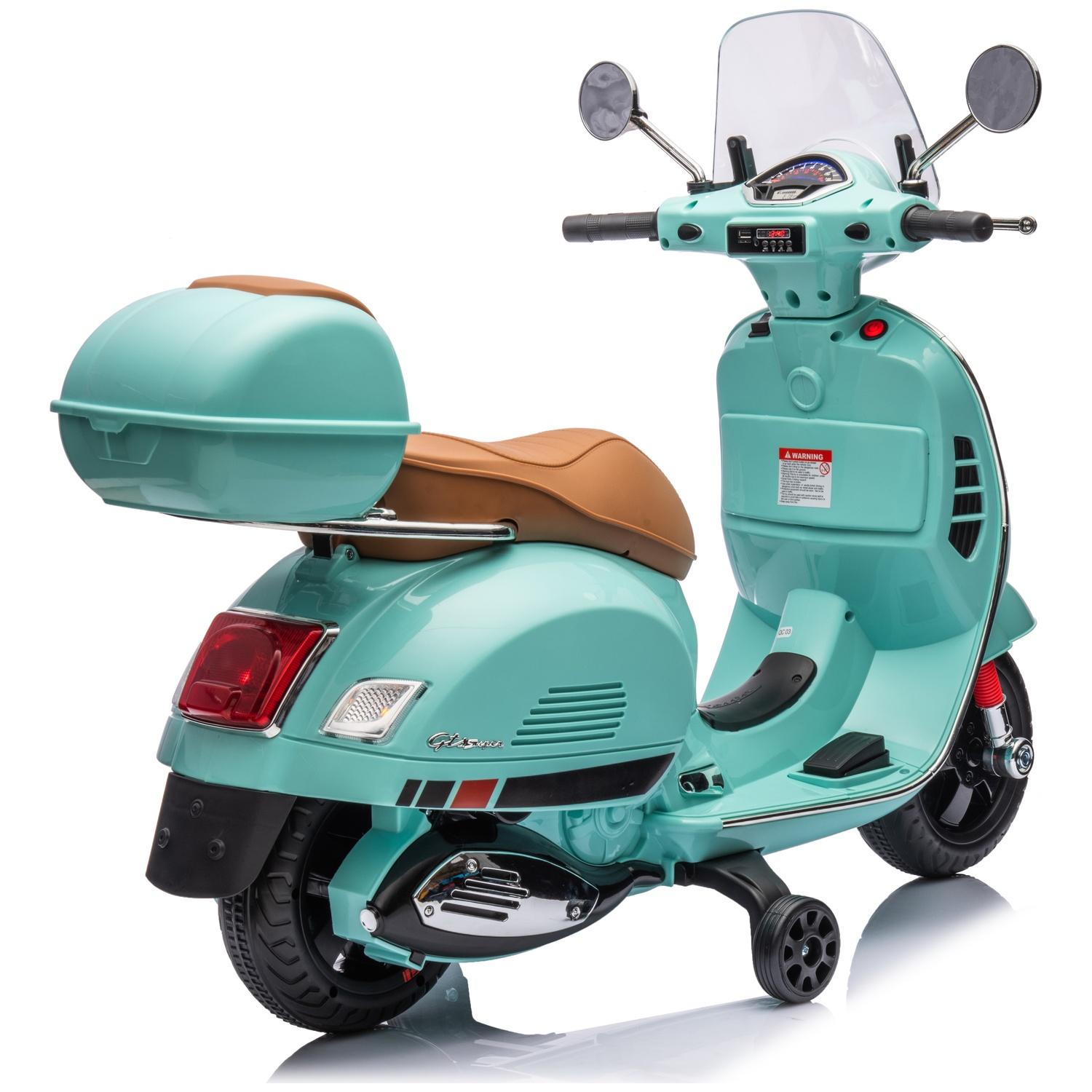 Un scooter turquoise pour enfant avec une selle et une boîte de rangement marron. Il a un pare-brise, des rétroviseurs et des roulettes.