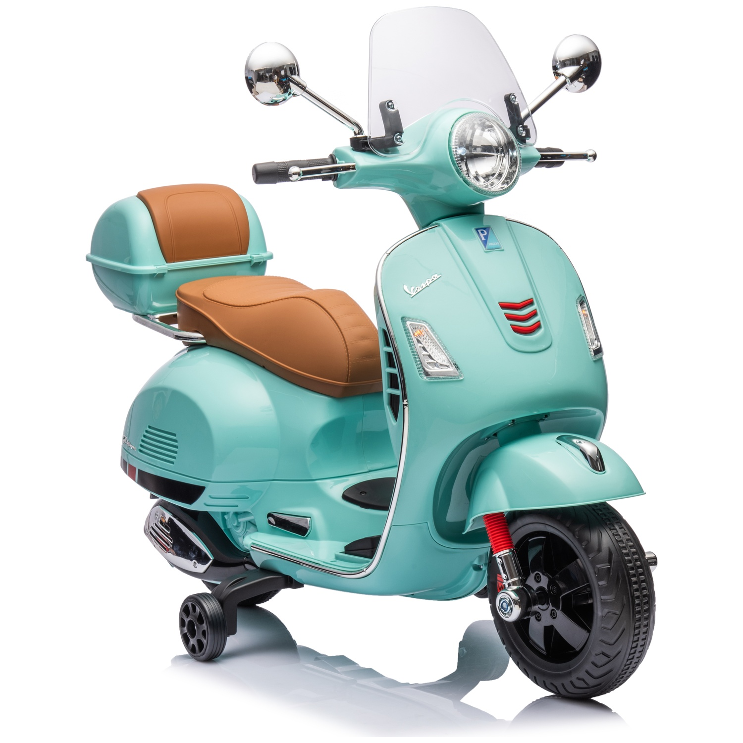 Un scooter Vespa vert menthe avec siège et coffre marron sur fond blanc. Il a un pare-brise et des rétroviseurs chromés.