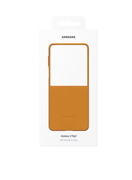 Beyaz kutuda turuncu bir Samsung Galaxy Z Flip7 kılıfı. Kılıf açık, telefonun ana hatlarını gösteriyor.