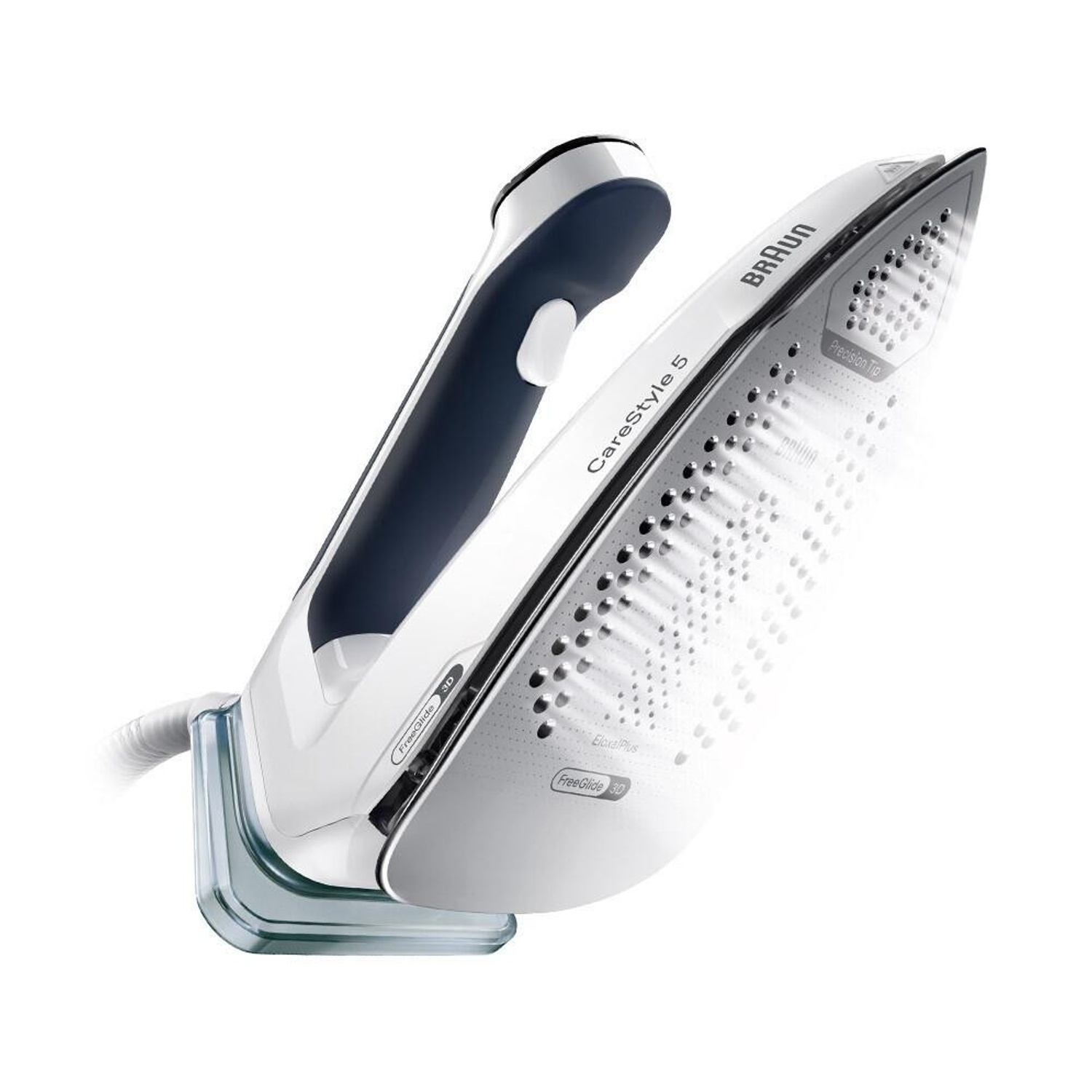 Un ferro da stiro Braun CareStyle 5 bianco e blu navy. È su un supporto trasparente con un cavo bianco. Il ferro è inclinato e fuoriesce vapore.