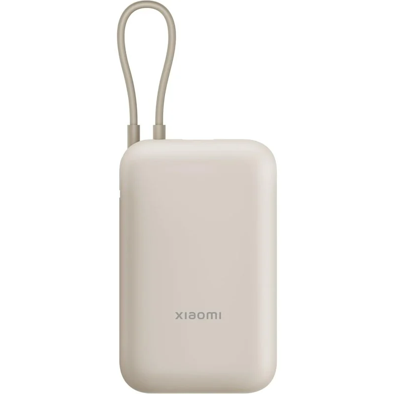Un banco de energía Xiaomi beige con asa de bucle. El nombre de la marca está abajo.