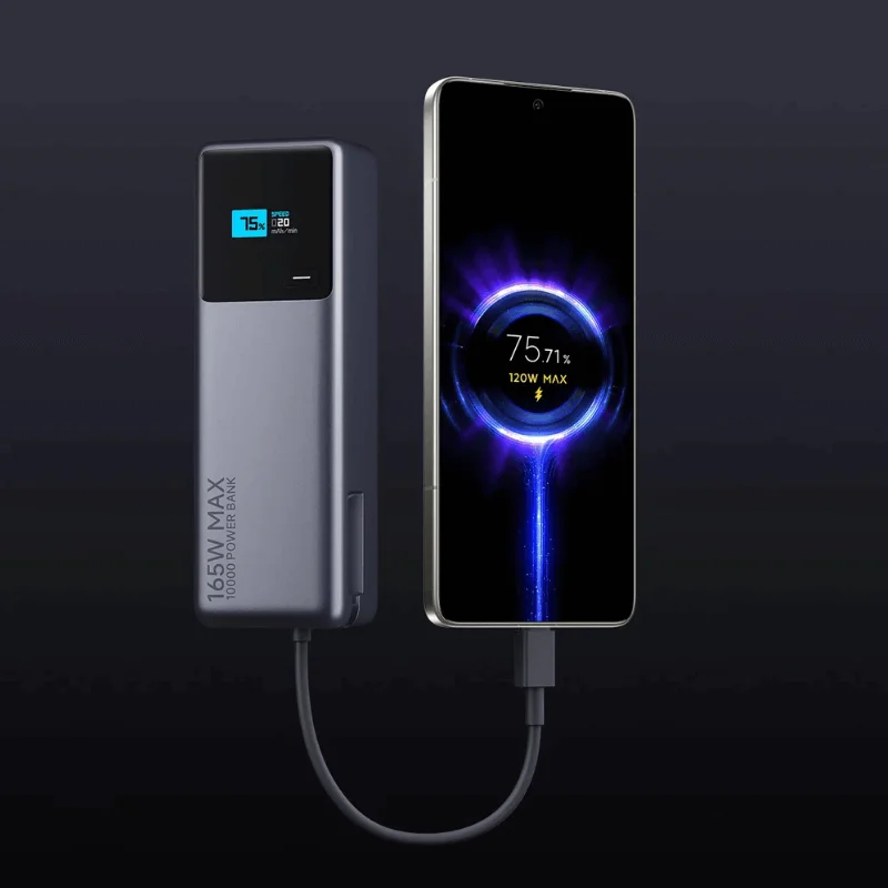 Un teléfono se carga con un banco de energía. El teléfono muestra 75,71% cargado. El banco de energía tiene una pantalla que muestra el 75%.