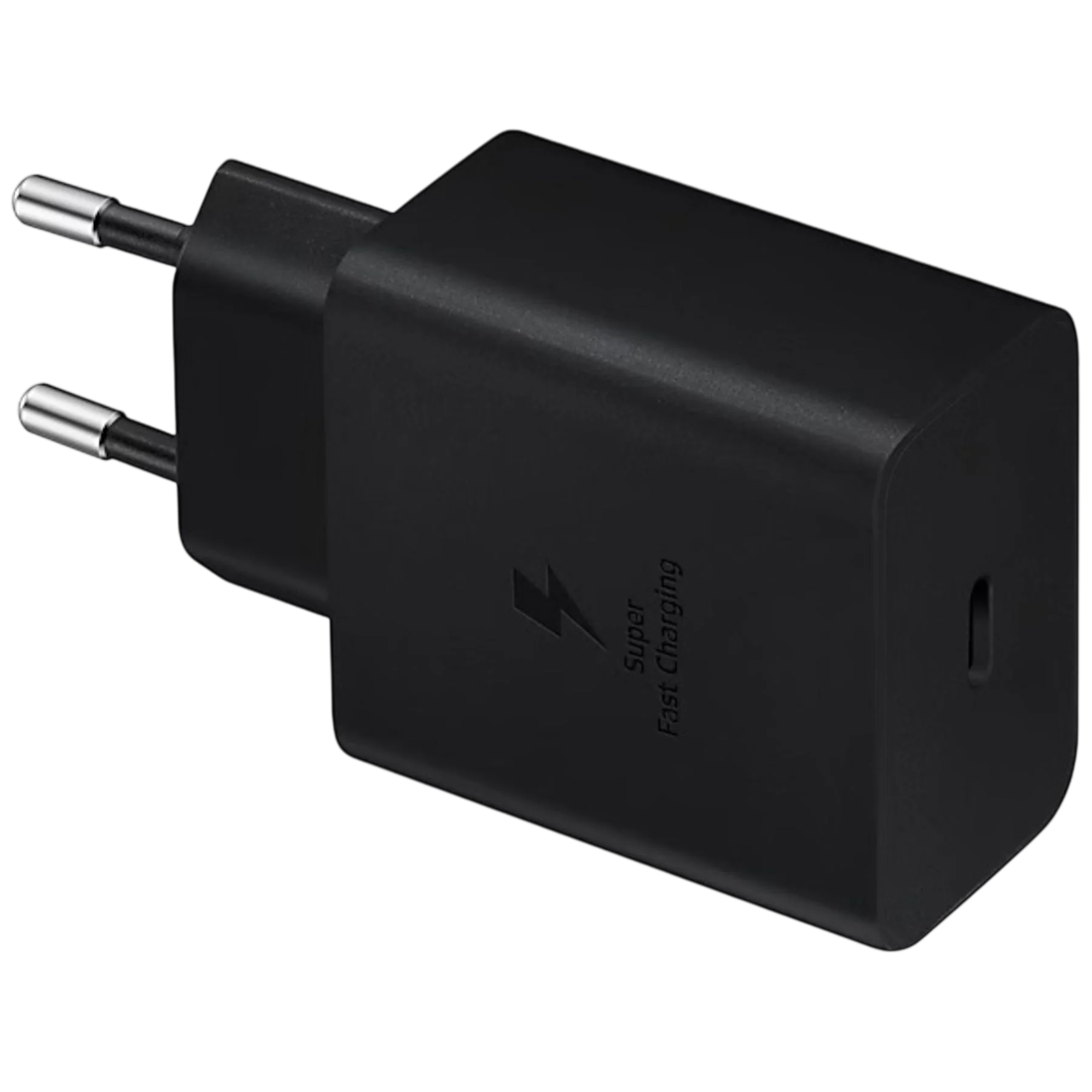 Siyah bir Samsung Süper Hızlı Şarj adaptörü. İki gümüş renkli ucu ve bir USB-C bağlantı noktası vardır. Şarj cihazında şimşek logosu bulunur.