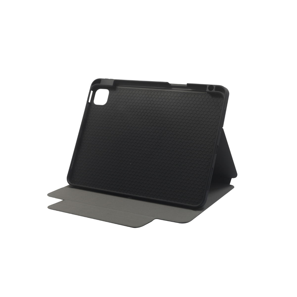 Petek desenli siyah bir tablet kılıfı, siyah bir arka plan üzerinde, kapağıyla desteklenerek açık duruyor.