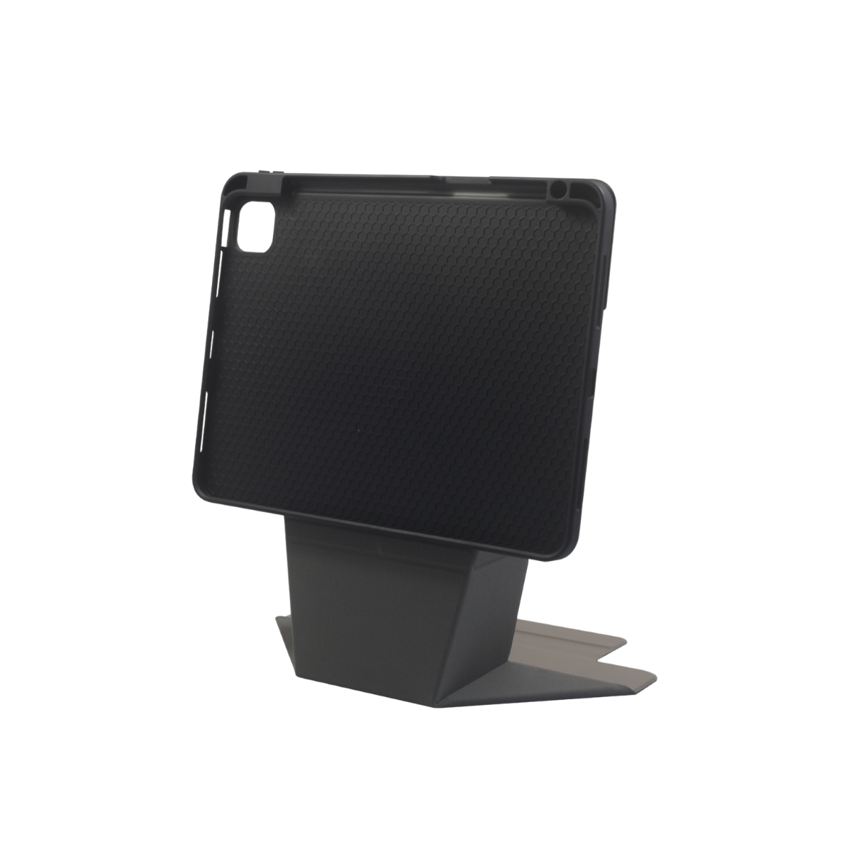 Siyah bir tablet kılıfı, petek desenli, koyu gri bir stand üzerinde, siyah bir arka plan üzerinde.