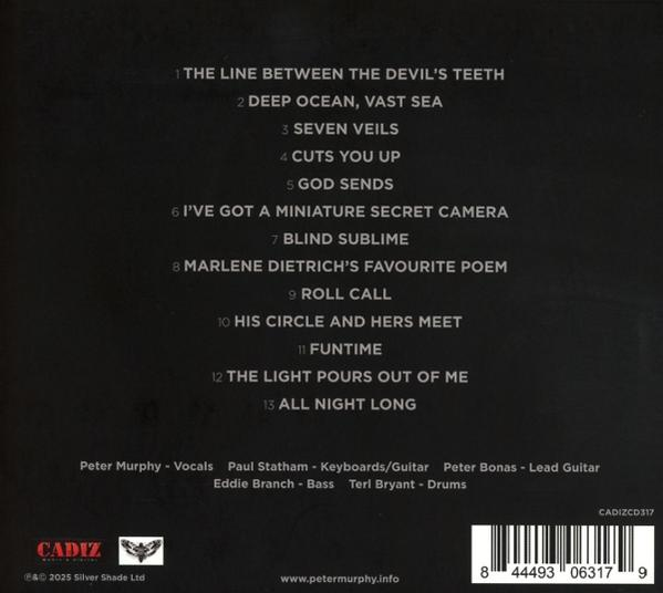 CD-Cover mit Titelliste und Credits für das Album von Peter Murphy. Namen und Songtitel in weißer Schrift auf dunklem Hintergrund.
