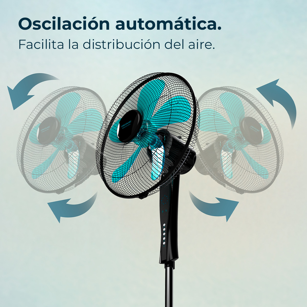 Un ventilador oscilante negro y turquesa. Tiene una rejilla protectora y aspas turquesas. Flechas muestran el movimiento del ventilador, con texto encima.