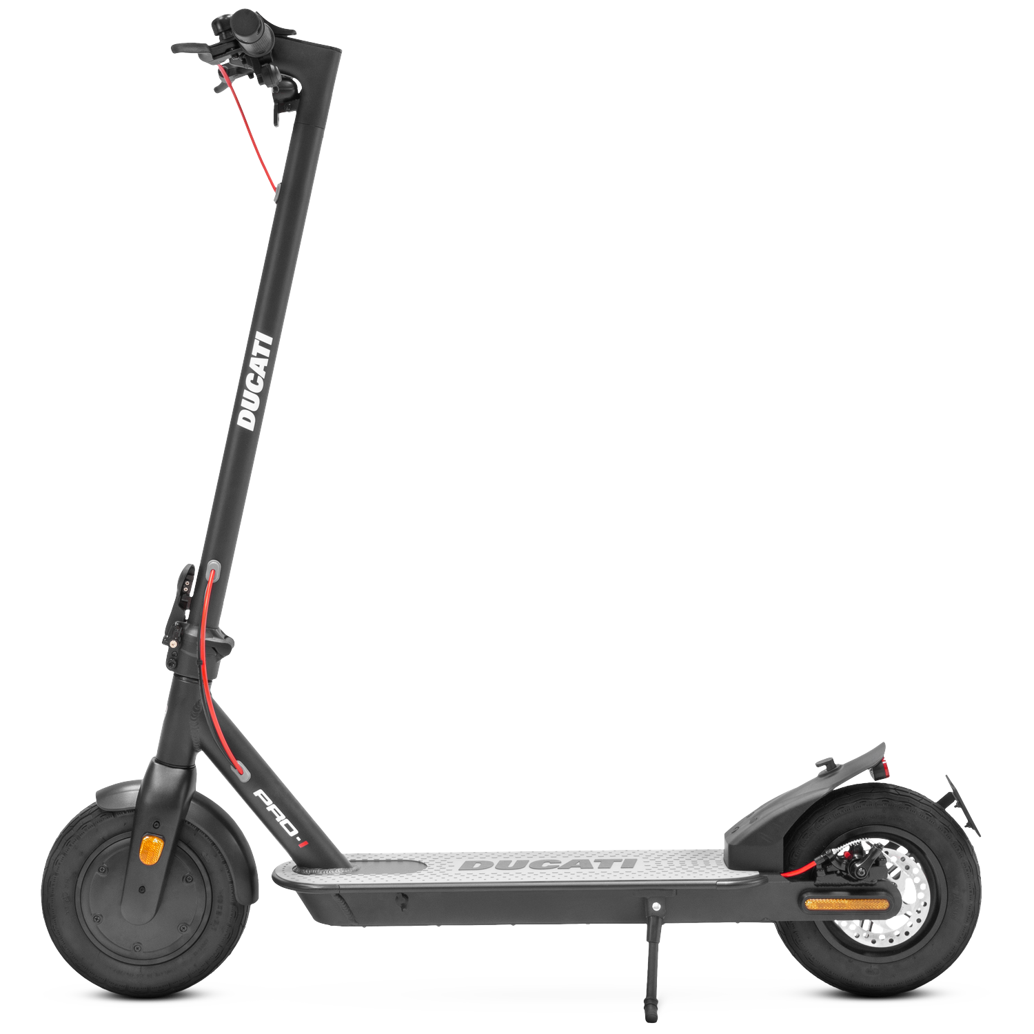 Zwarte Ducati elektrische scooter. Hij heeft een rode kabel, een standaard en de merknaam aan de voorkant.