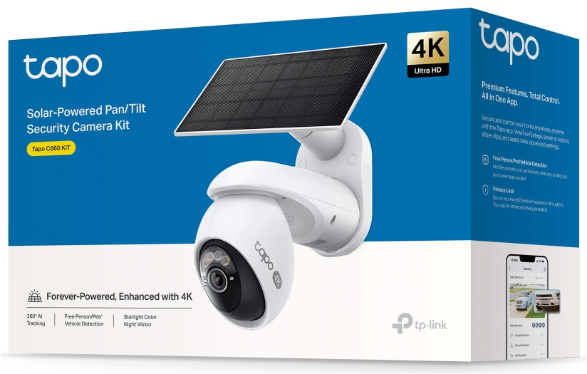 Ein weißes Tapo-Sicherheitskamera-Kit mit Solarpanel, Box mit Funktionen und einer Telefon-App-Oberfläche.