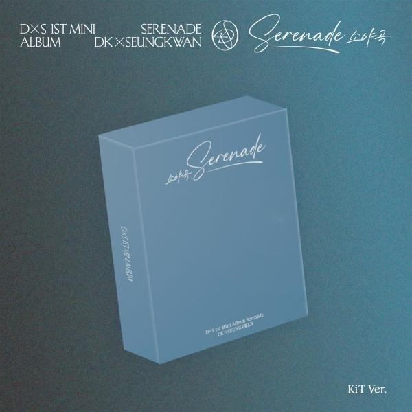 Ein hellblaues Album mit dem Titel 'Serenade'. Der Text enthält 'DXS 1st Mini Album', 'DK x SEUNGKWAN' und koreanischen Text. Der Hintergrund ist ein Farbverlauf.