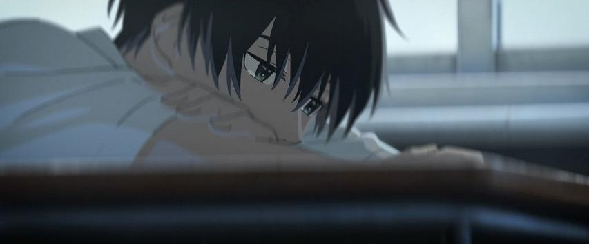 Anime-Illustration einer Person mit schwarzen Haaren, die sich auf einem Schreibtisch ausruht. Das Gesicht der Person ist mit traurigem Ausdruck sichtbar.