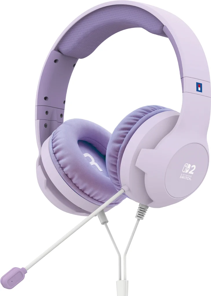 Ein lavendelfarbenes Headset mit Mikrofon. Es hat weiche Ohrmuscheln und ein gepolstertes Kopfband. Das Kabel und das Mikrofon sind weiß.