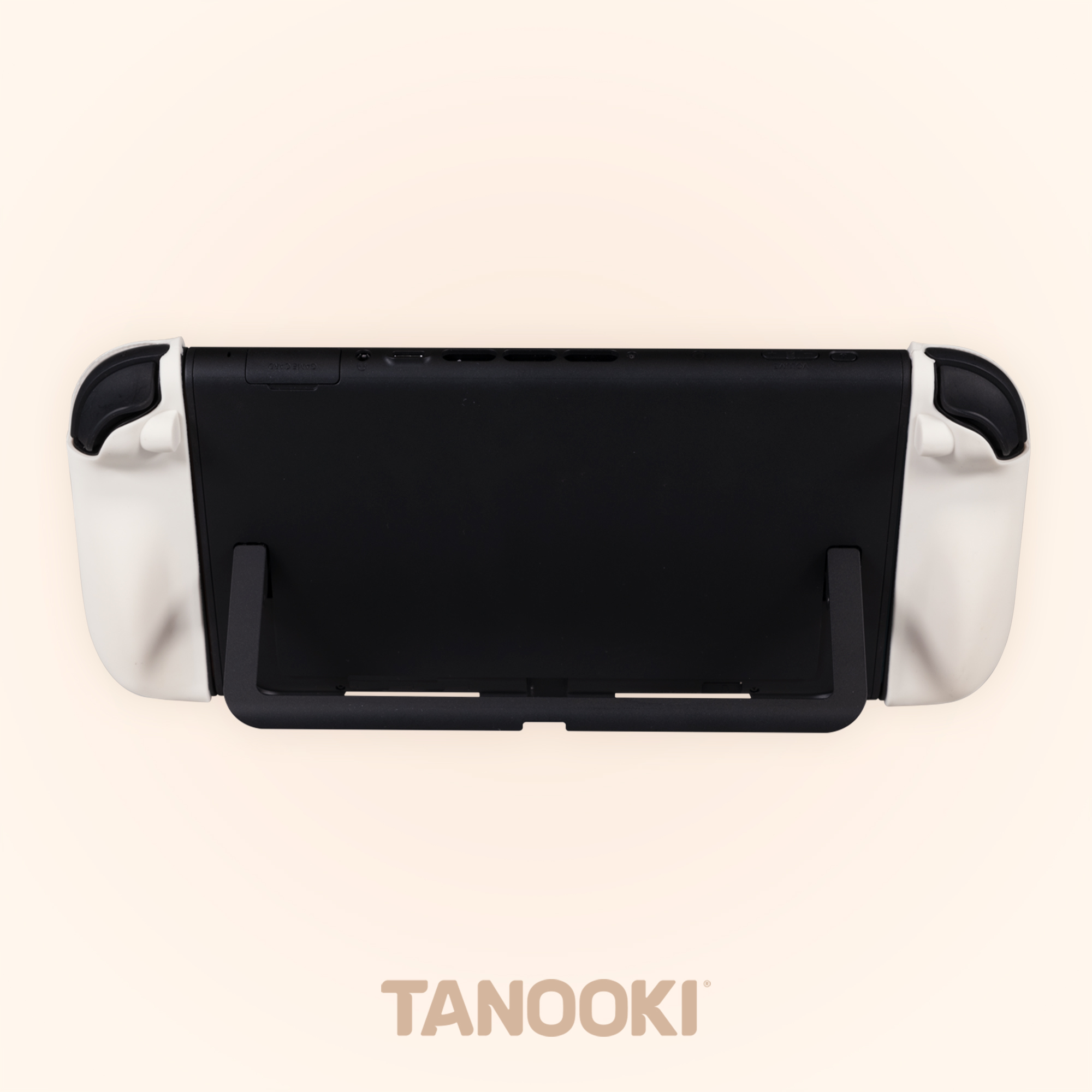 Se muestra una consola Nintendo Switch blanca y negra, con el soporte extendido. El fondo es beige degradado.