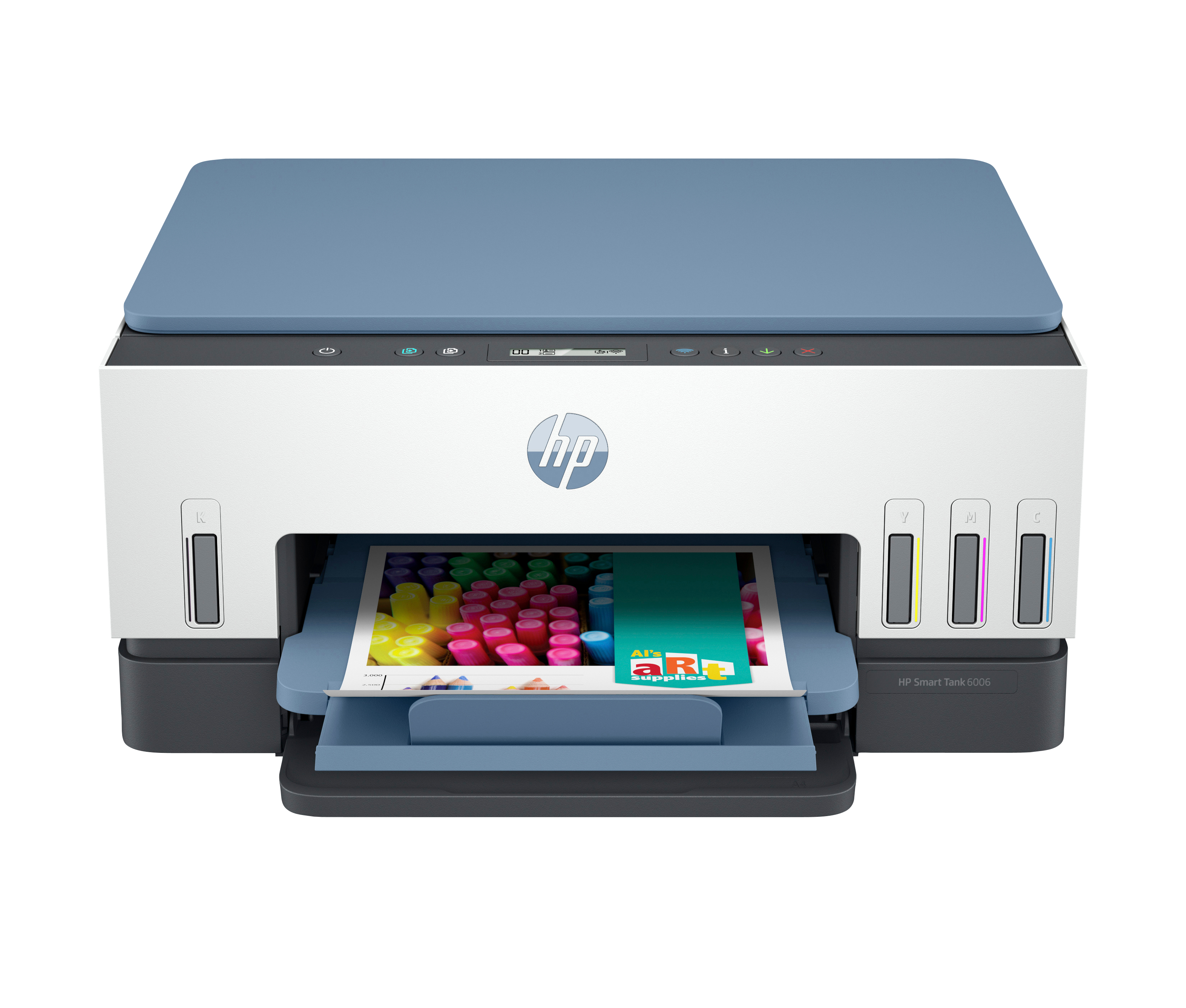 Una impresora HP Smart Tank 6006, blanca y gris, con tapa azul. Un papel con útiles de arte está en la bandeja.
