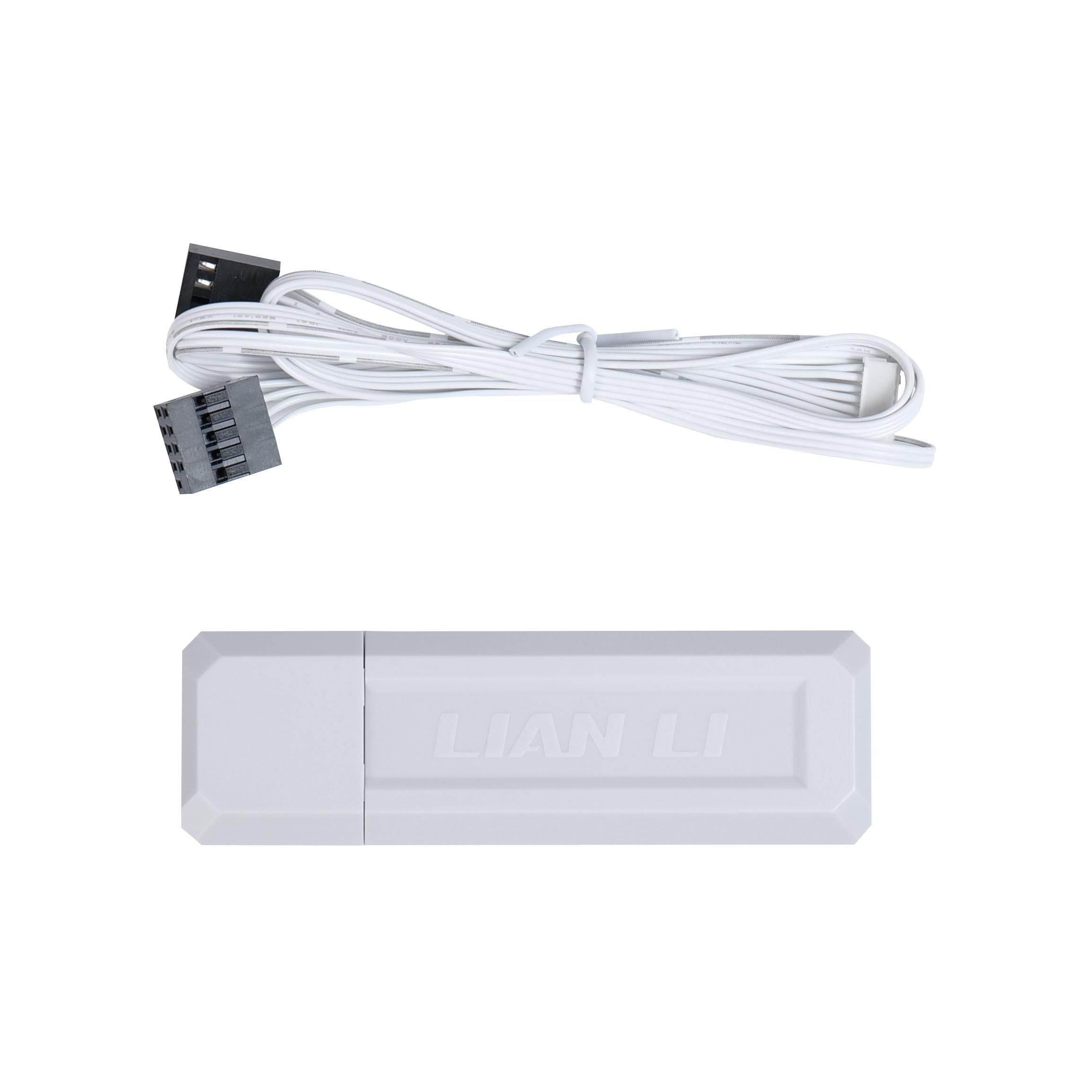 Weißer Lian Li-Controller und weiße Kabel mit Anschlüssen. Der Controller hat das Lian Li-Logo.