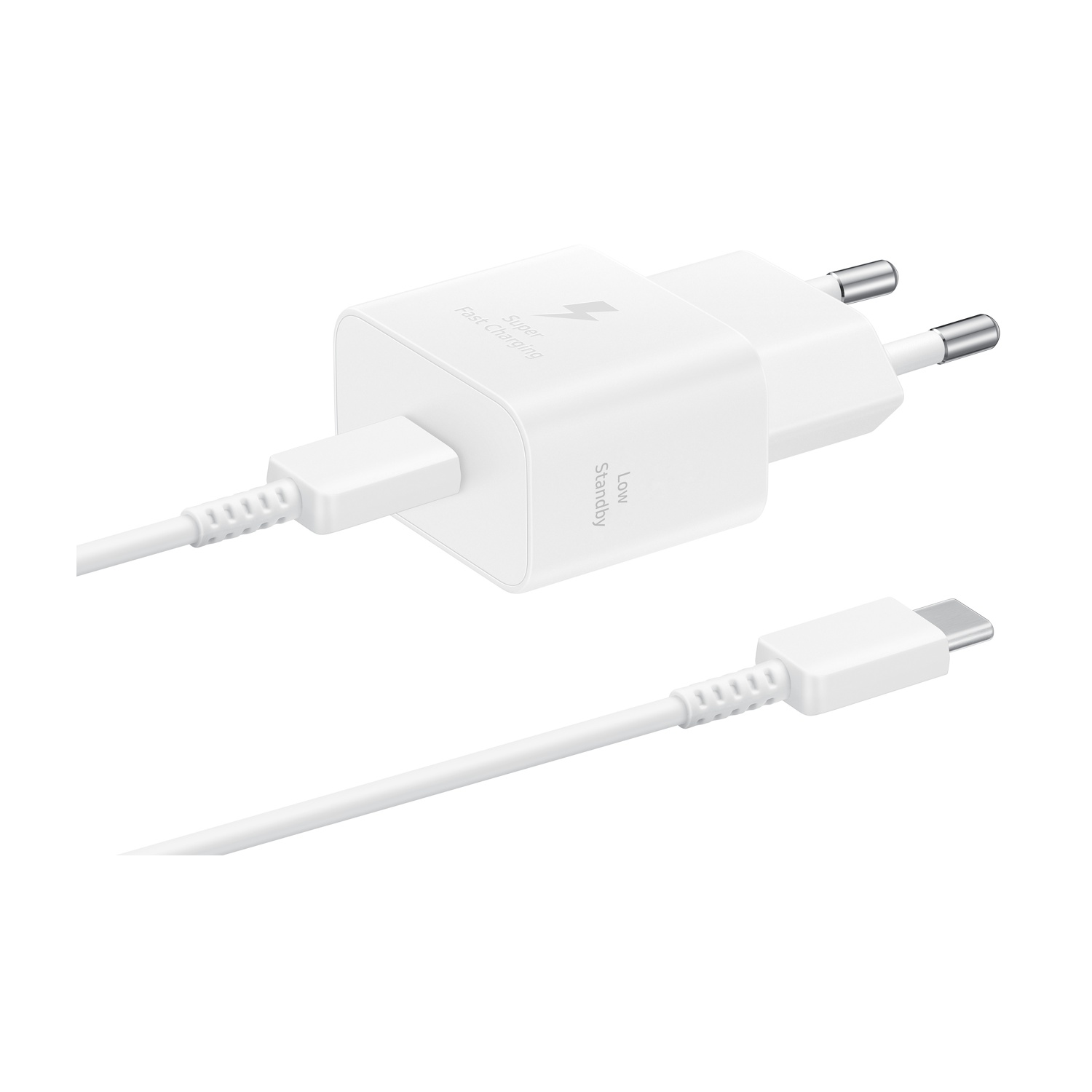 Un caricatore Samsung bianco con cavo USB-C. Ha un adattatore di alimentazione con due spine e la scritta 'Super Fast Charging'.