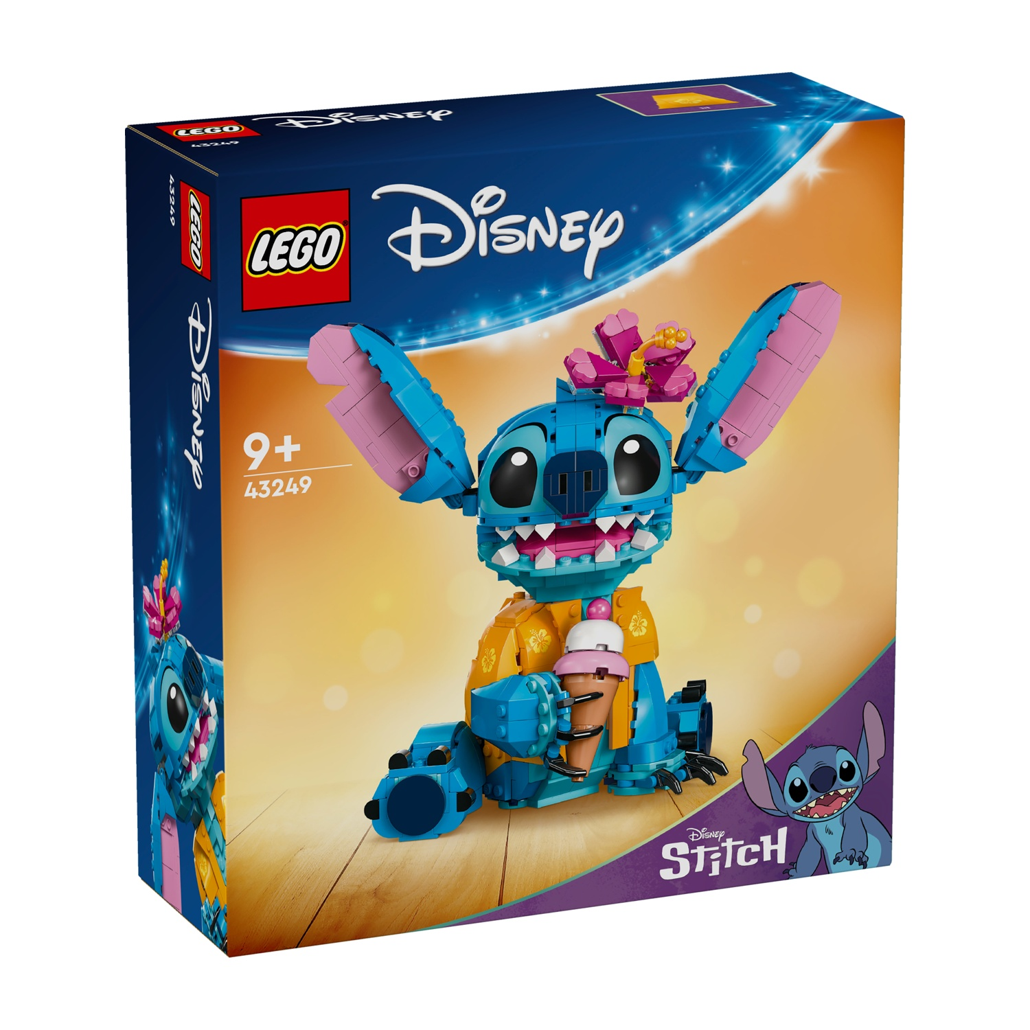 Una scatola del set Lego Disney Stitch. La scatola mostra un personaggio Lego Stitch blu che tiene in mano un cono gelato. Lo sfondo è arancione e blu.