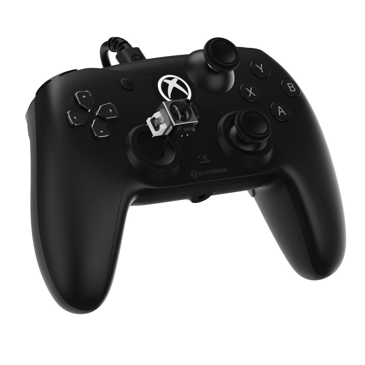 Schwarzer Xbox-Controller mit freiliegenden Innereien, Knöpfen und Joysticks, vor weißem Hintergrund platziert.
