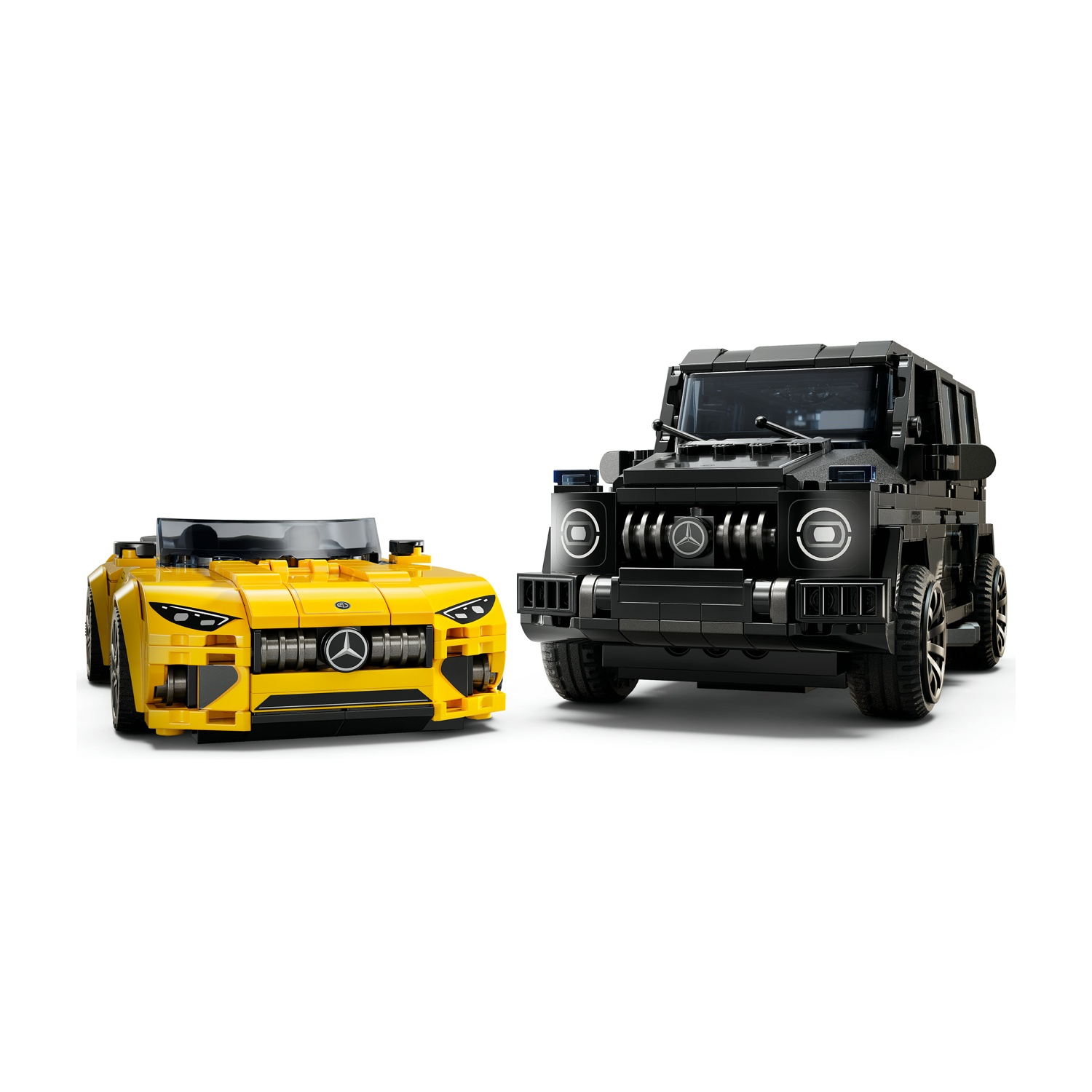 Due auto Lego. Un'auto sportiva gialla e un SUV nero su sfondo bianco. L'attenzione è sui veicoli.