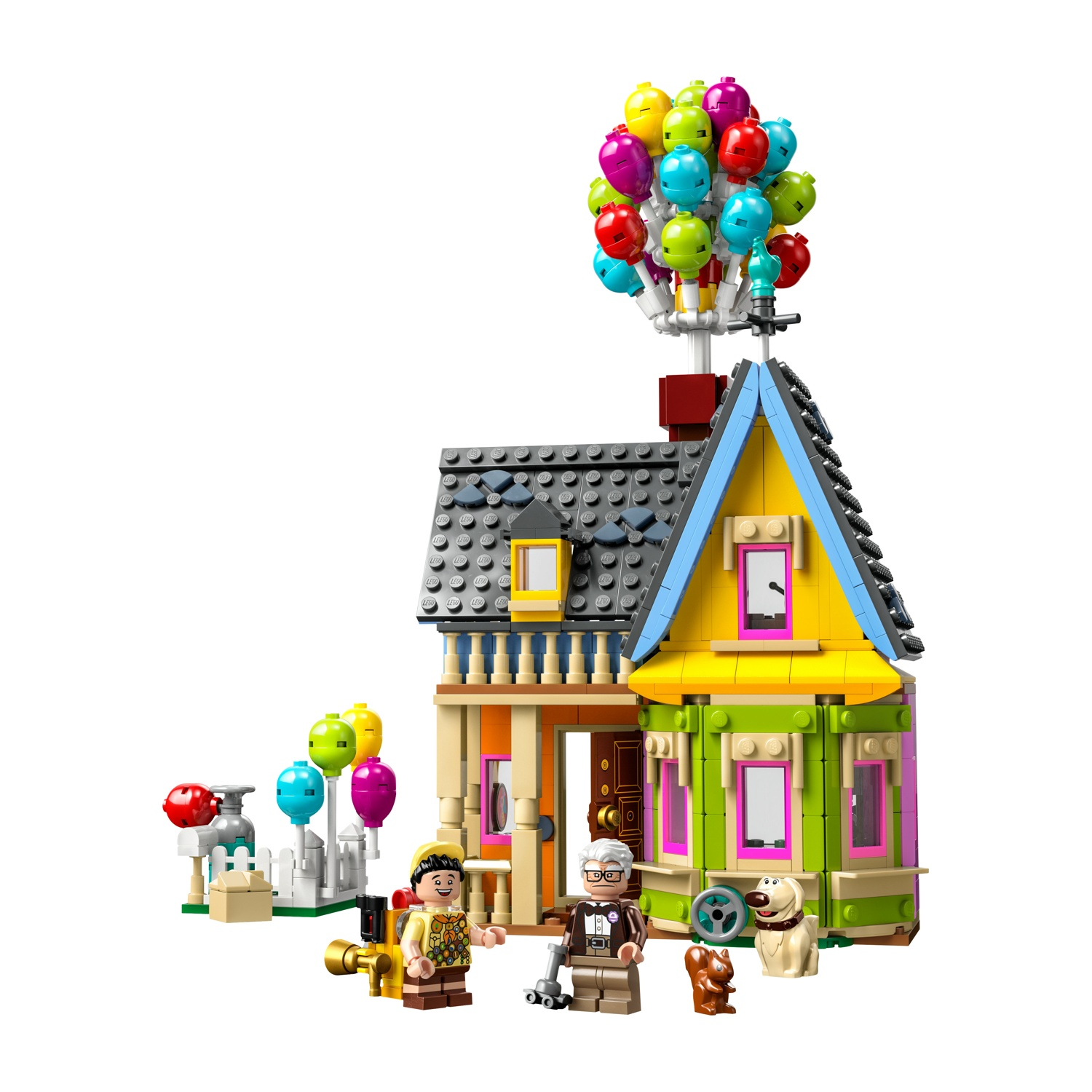 Un set Lego della casa del film 'Up' con palloncini, personaggi e un cane, su sfondo bianco.