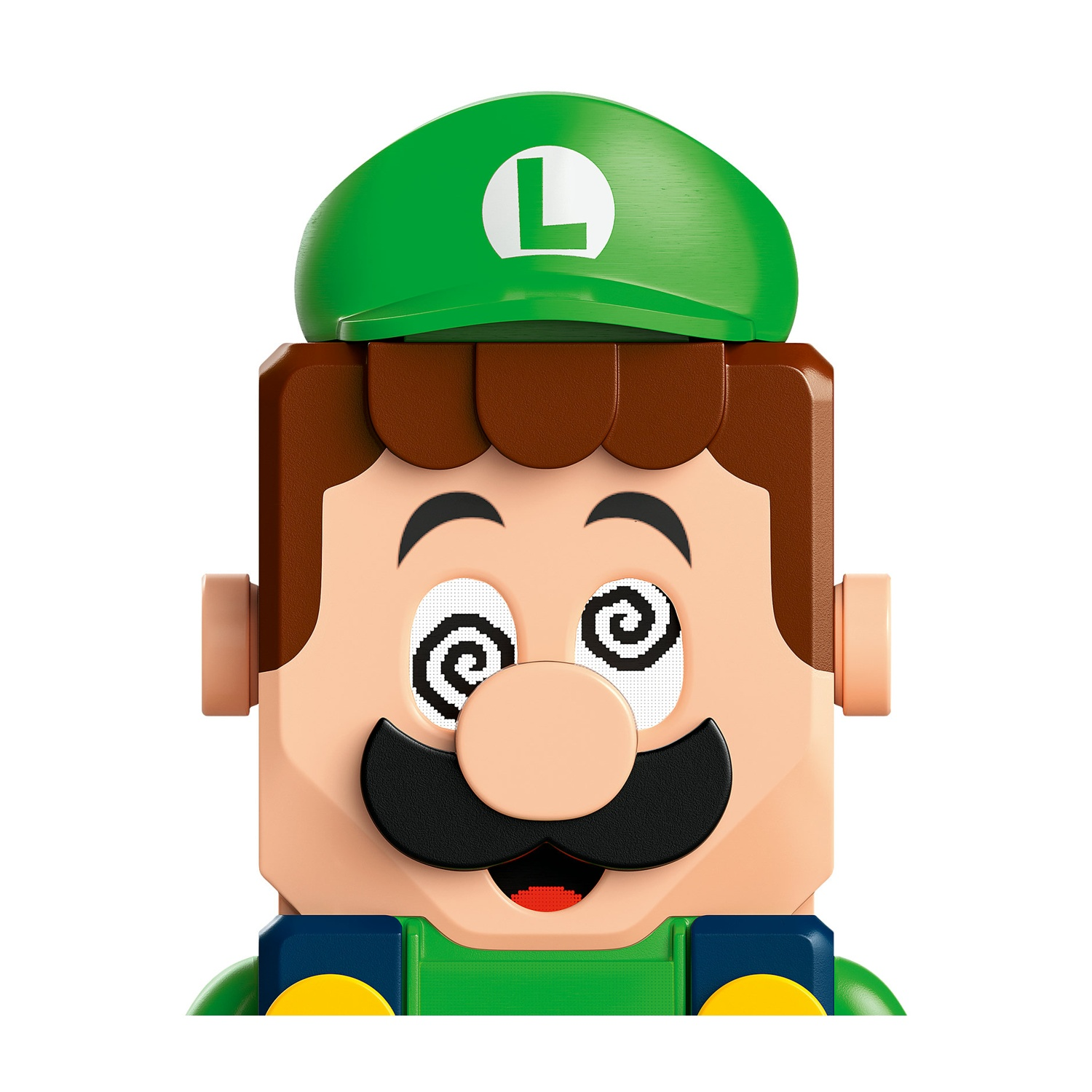 Primo piano di un giocattolo di Luigi. Ha un cappello verde con una 'L' bianca, capelli castani, baffi neri e occhi a spirale. Lo sfondo è bianco.