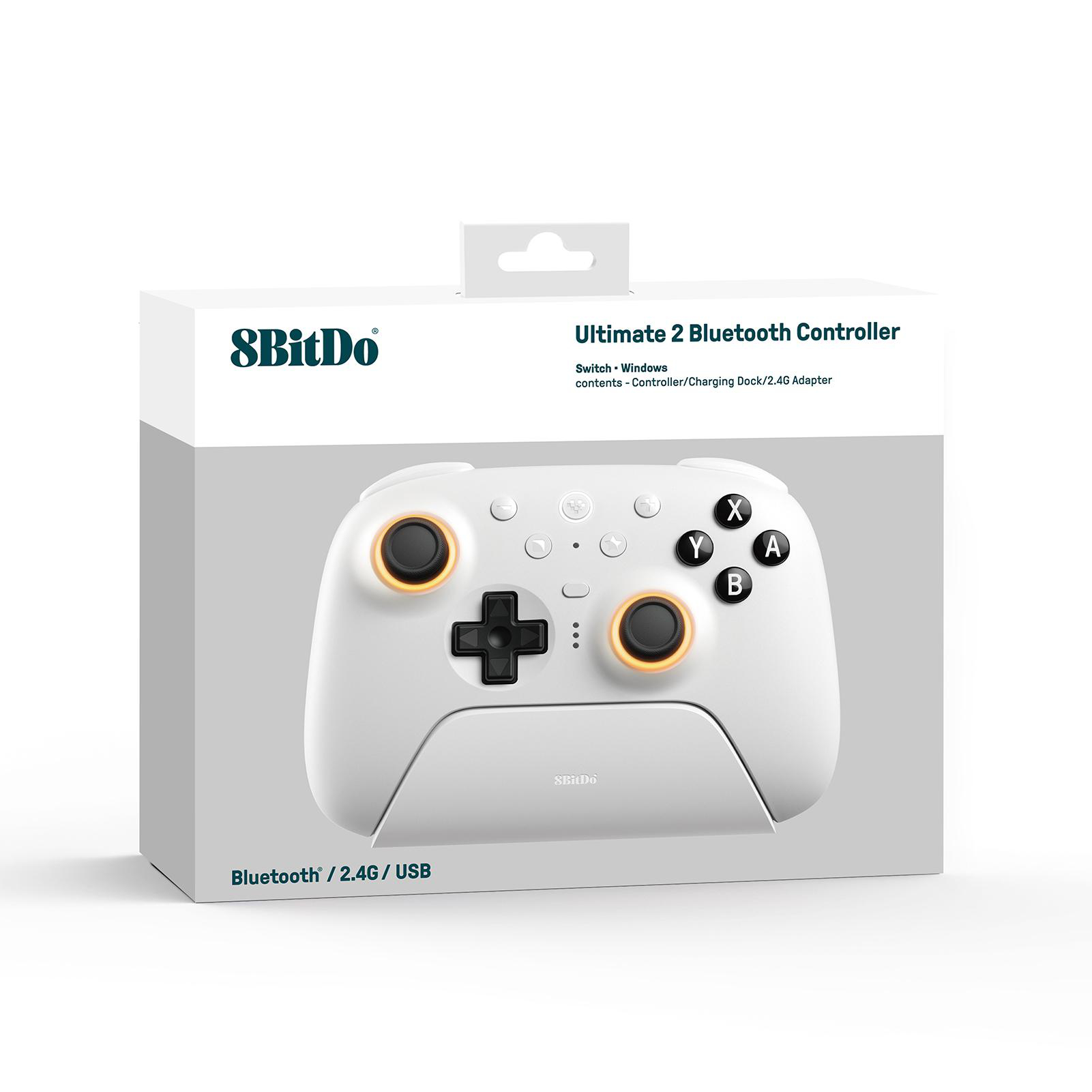Weißer 8BitDo Ultimate 2 Bluetooth-Controller in seiner Box. Es hat Knöpfe und ein D-Pad.