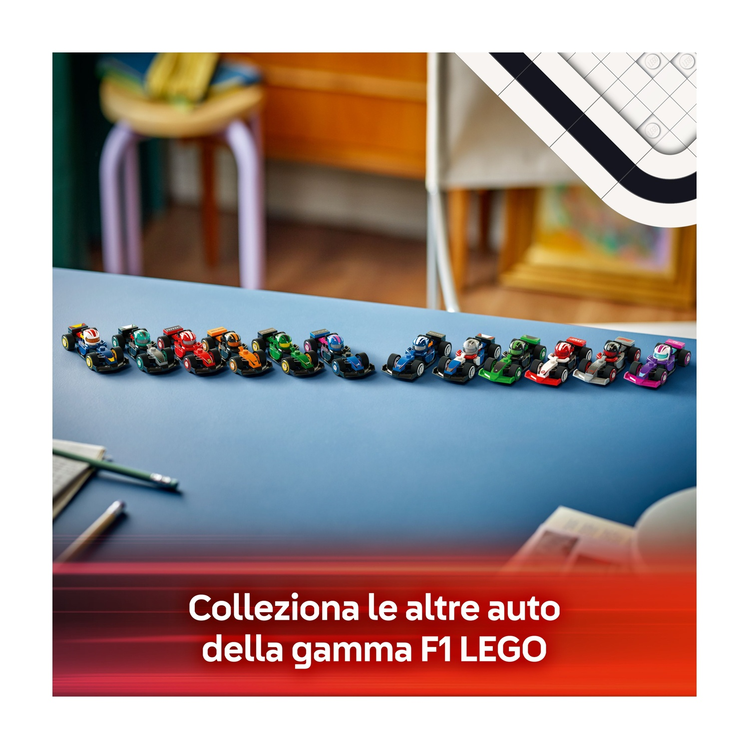 Una collezione di modellini di auto da corsa, ognuna con una combinazione di colori unica, allineate su una superficie blu.