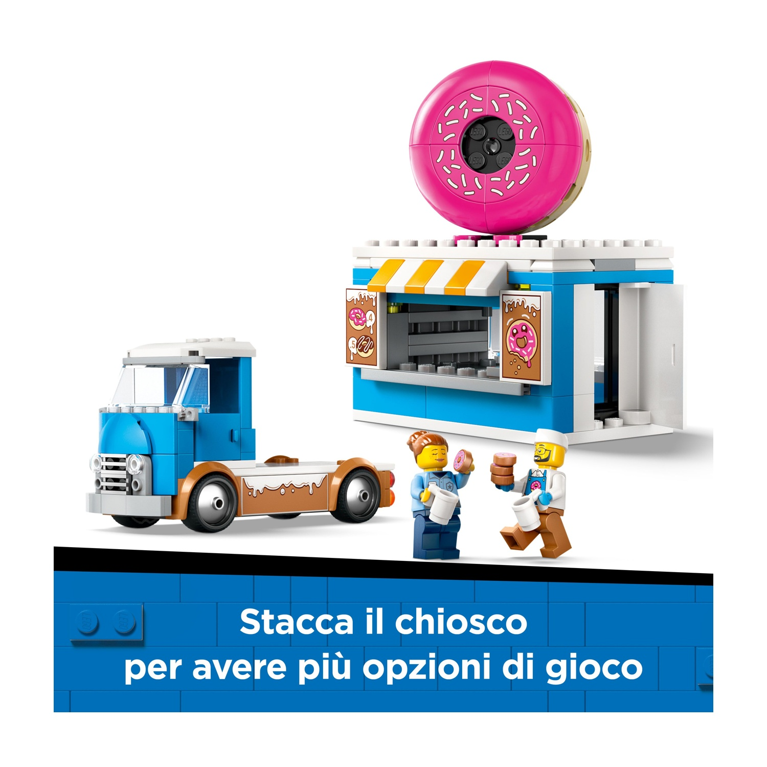 Set Lego con camion blu, negozio di ciambelle e minifigure. Un grande donut rosa sovrasta il negozio. Due figure tengono ciambelle.
