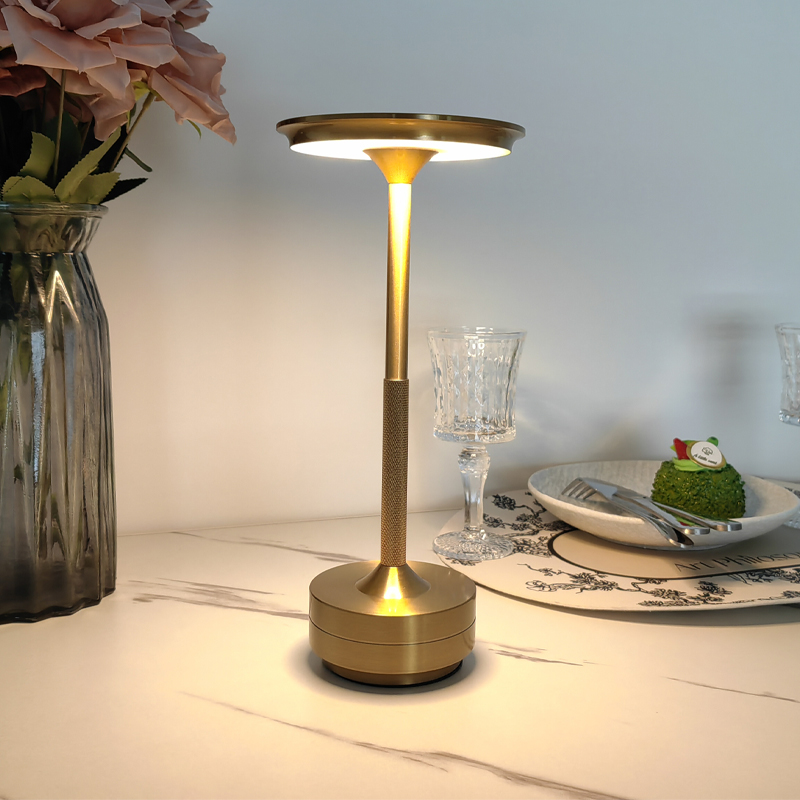 VYVYLABS XQ1801-GD Şarjlı LED Masa Lambası Fiyat & Özellik
